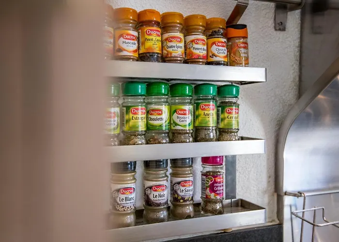 L'echappee Verte Pour Six Personnes Avec Terrasse, Place De Parking Appartement Millau