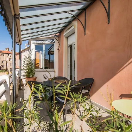 L'echappee Verte Pour Six Personnes Avec Terrasse, Place De Parking