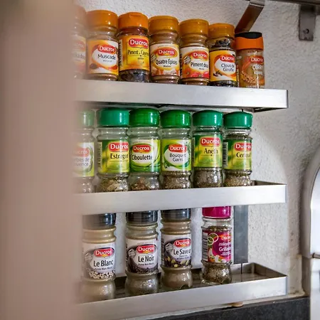 L'echappee Verte Pour Six Personnes Avec Terrasse, Place De Parking Daire Millau