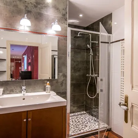 L'echappee Verte Pour Six Personnes Avec Terrasse, Place De Parking Daire