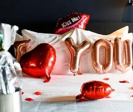 L'echappee Verte Pour Six Personnes Avec Terrasse, Place De Parking Millau